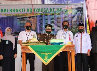 Bupati Pesibar Menghadiri Acara Hari Bhakti Adhyaksa Ke 60