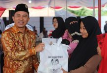 Dalam Upaya Meningkatkan Gizi Masyarakat Pemerintah Lampung Barat Menyalurkan 949 Paket Bansos